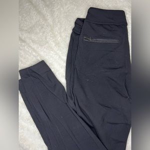 Black Lululemon pleated joggers
